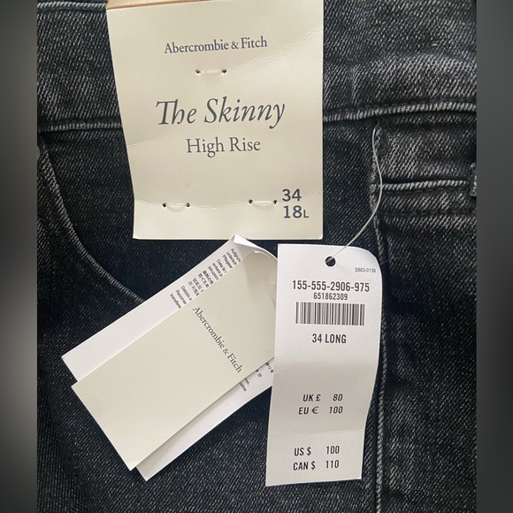 NWT AbercrombieThe Skinny High Rise Split Hem Jeans Black Plus NWT 34/18 Tall - Picture 6 of 8
